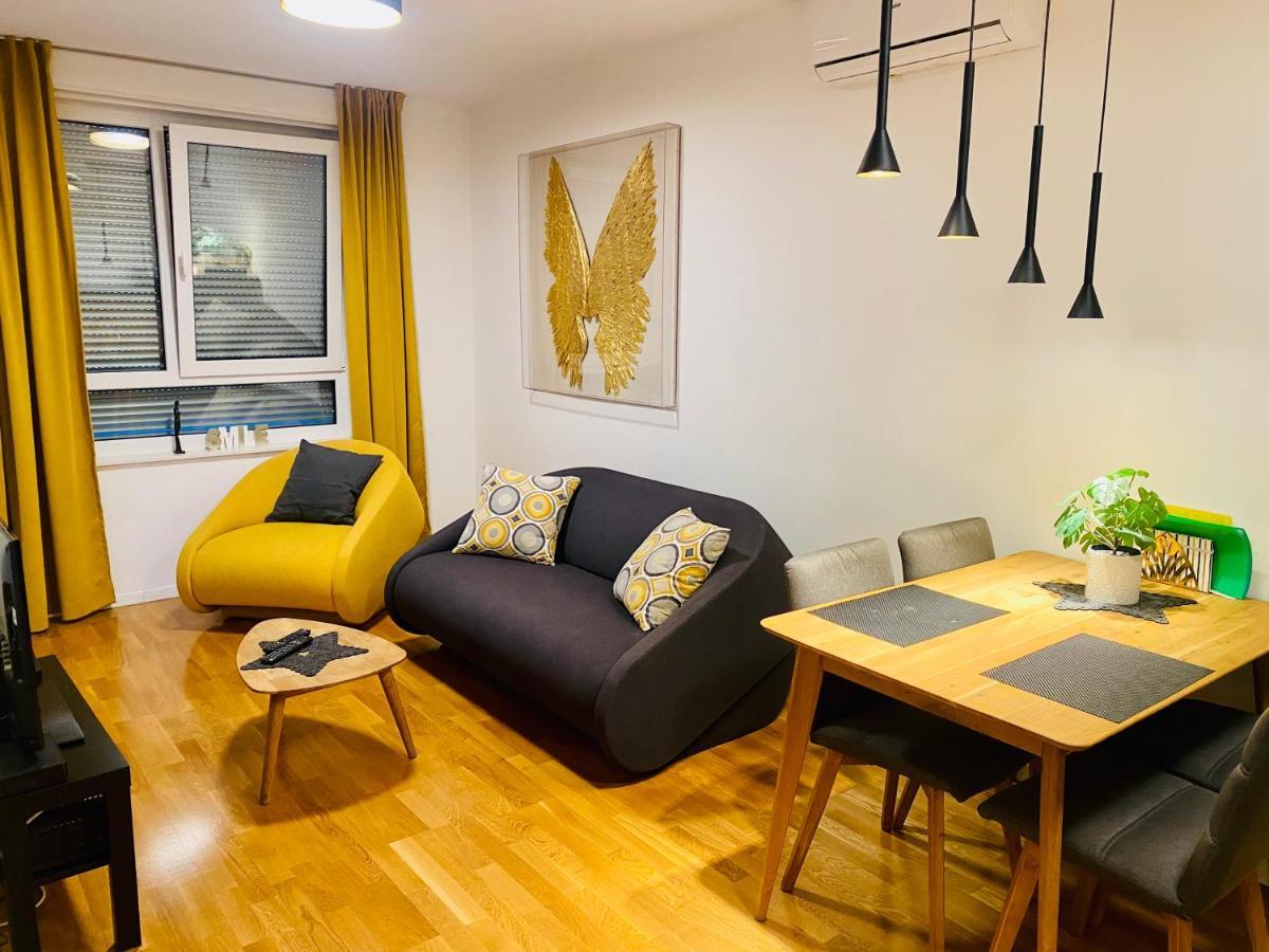 Studio Apartman Krila Wings- Parking In Garage Zagreb Exterior photo